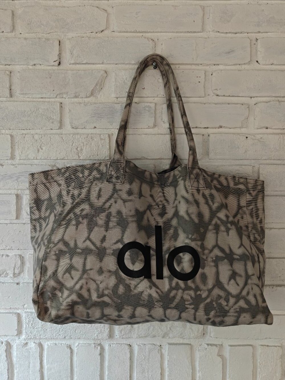 ALO Yoga Black and Gray Tie-Dye Canvas Tote